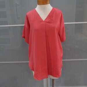 Lyssé Short Sleeve V-Neck Coral Tunic Blouse